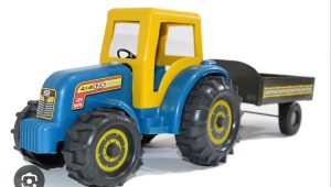 Trator traçado com carreta
